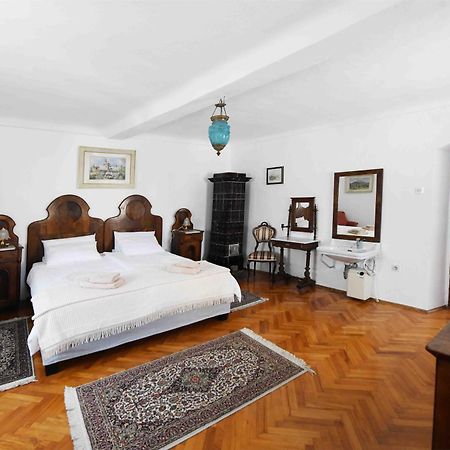 Baroque Villa Near Bled - Resort Vidmar เลสเซ ภายนอก รูปภาพ