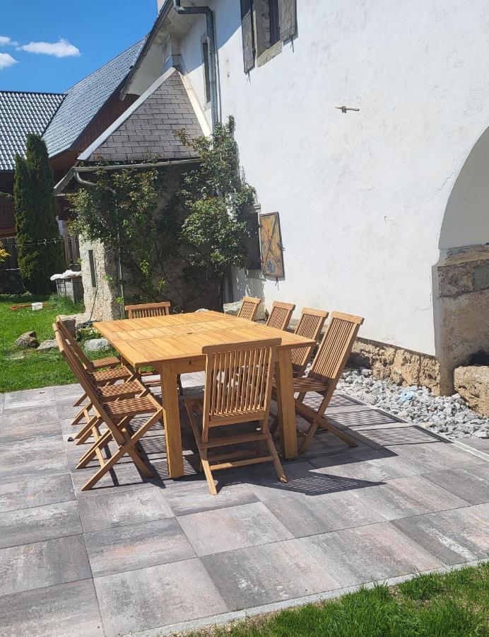 Baroque Villa Near Bled - Resort Vidmar เลสเซ ภายนอก รูปภาพ