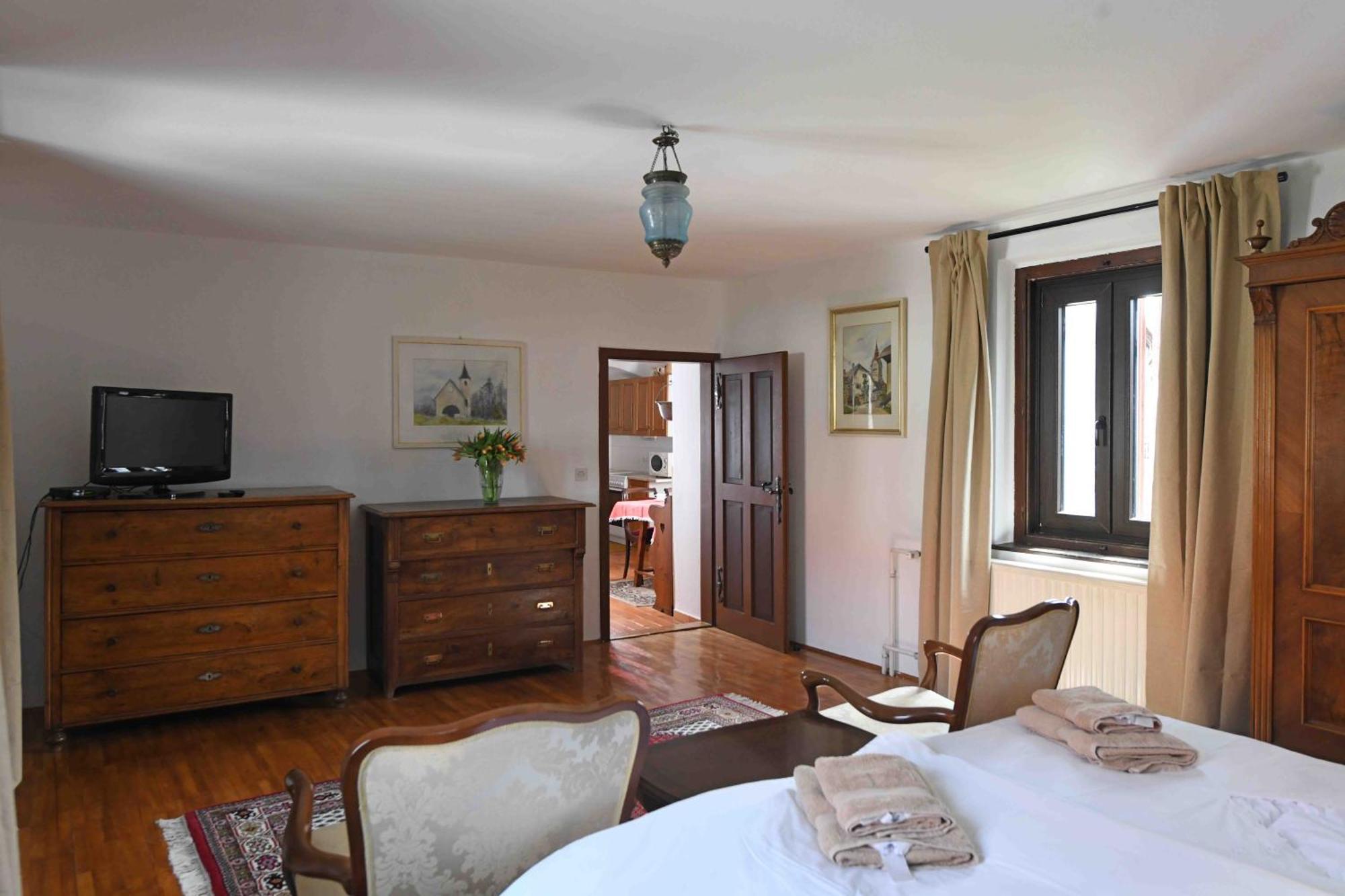 Baroque Villa Near Bled - Resort Vidmar เลสเซ ภายนอก รูปภาพ