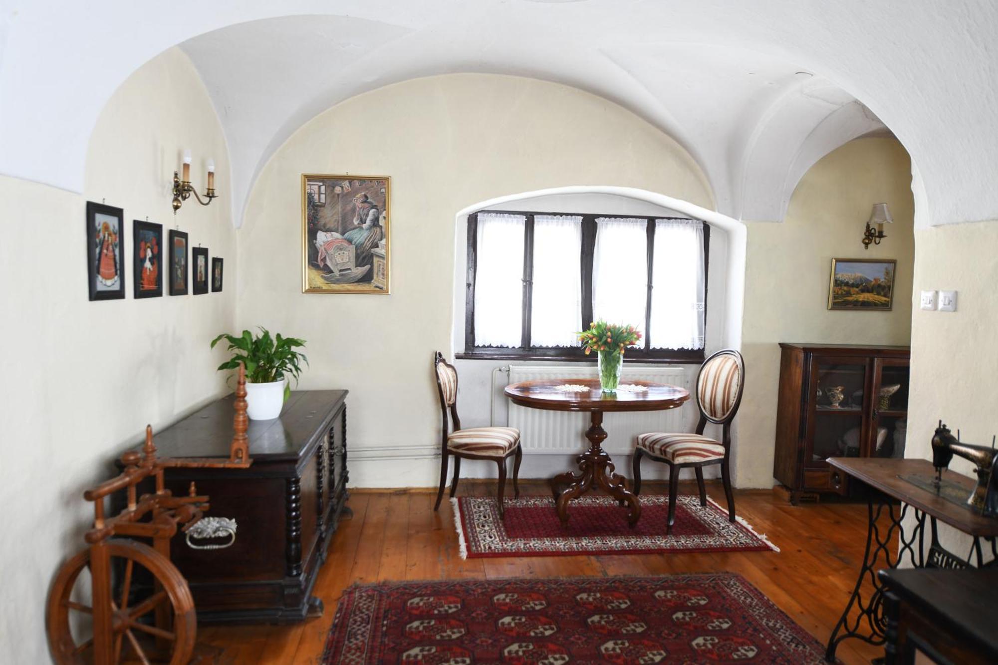 Baroque Villa Near Bled - Resort Vidmar เลสเซ ภายนอก รูปภาพ