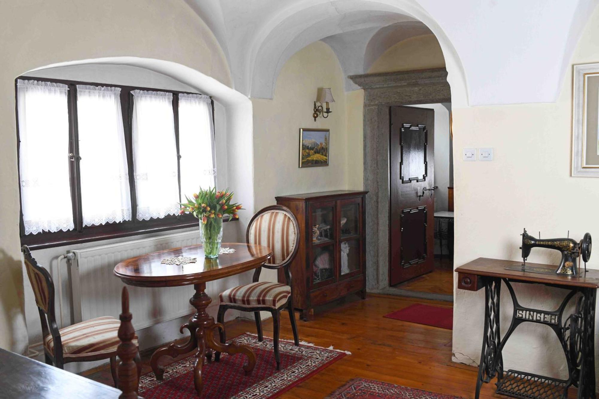 Baroque Villa Near Bled - Resort Vidmar เลสเซ ภายนอก รูปภาพ