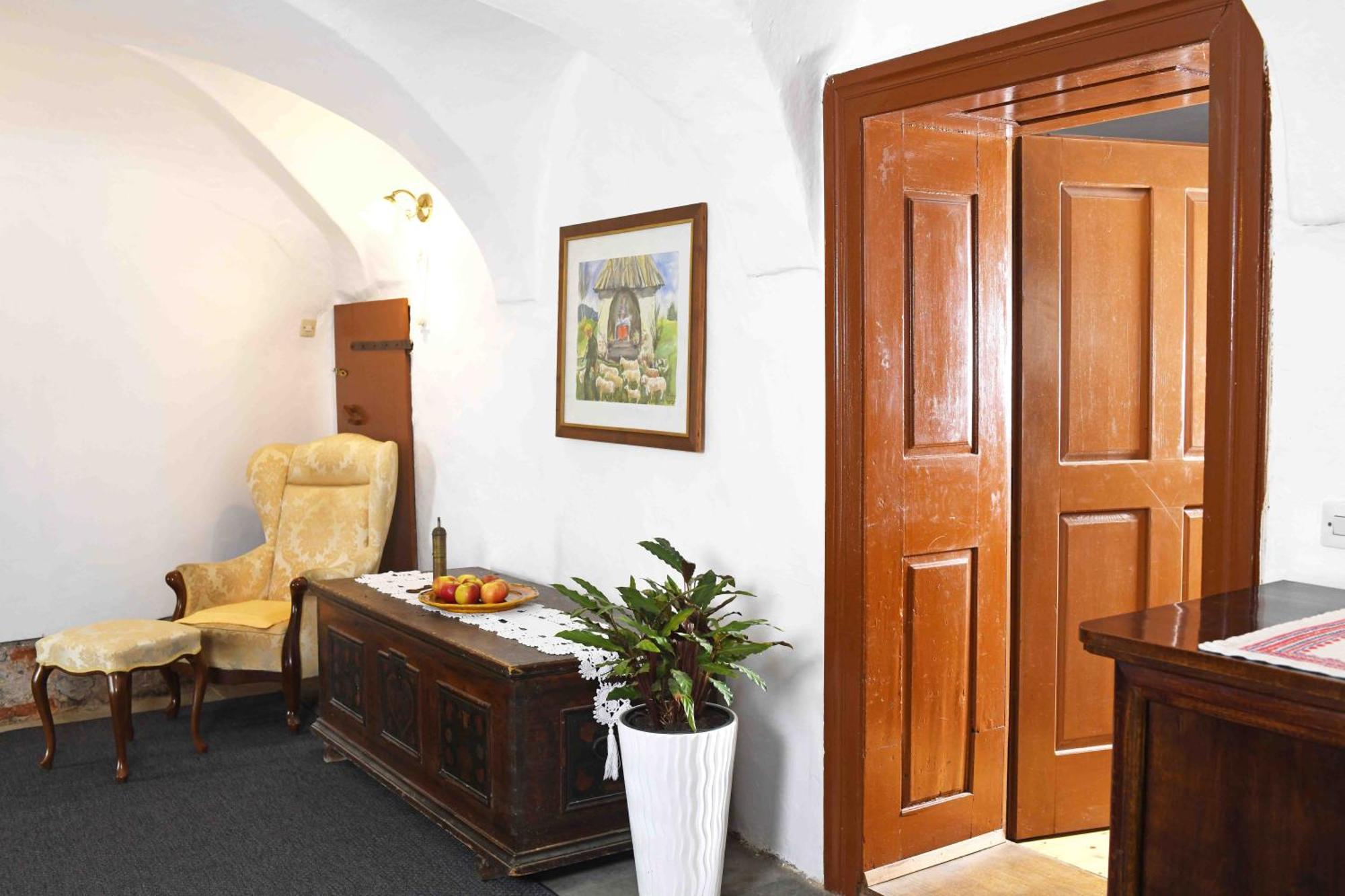 Baroque Villa Near Bled - Resort Vidmar เลสเซ ภายนอก รูปภาพ