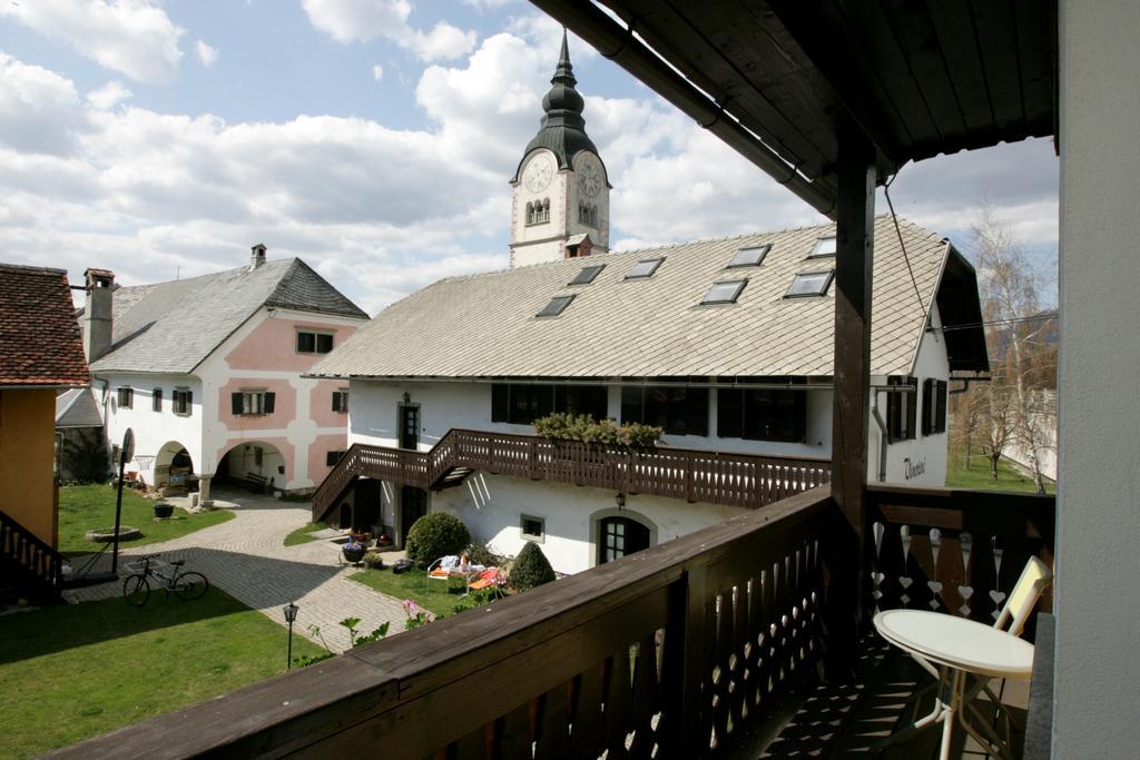 Baroque Villa Near Bled - Resort Vidmar เลสเซ ภายนอก รูปภาพ